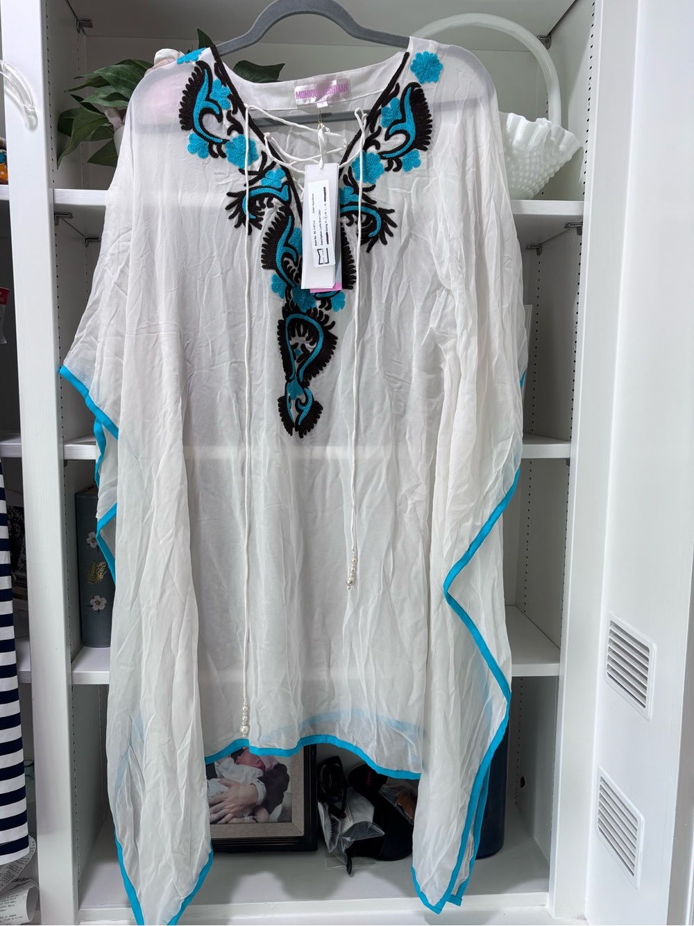 NWT Monique Leshman White Top with Turquoise Crochet Silk Appliqué Caftan